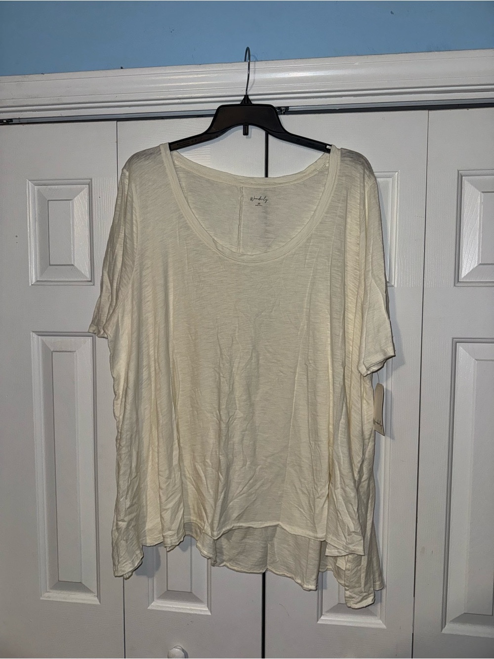 Wonderly Light Cream Scoop Neck Short Sleeve Tee